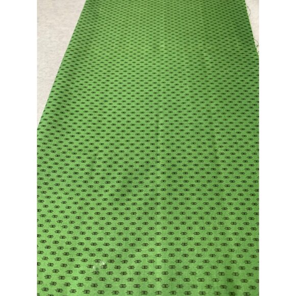 Green Cotton Fabric Tiny Dashes Pattern 18"x22" Crafts Sewing DIY Projects - Picture 3 of 7